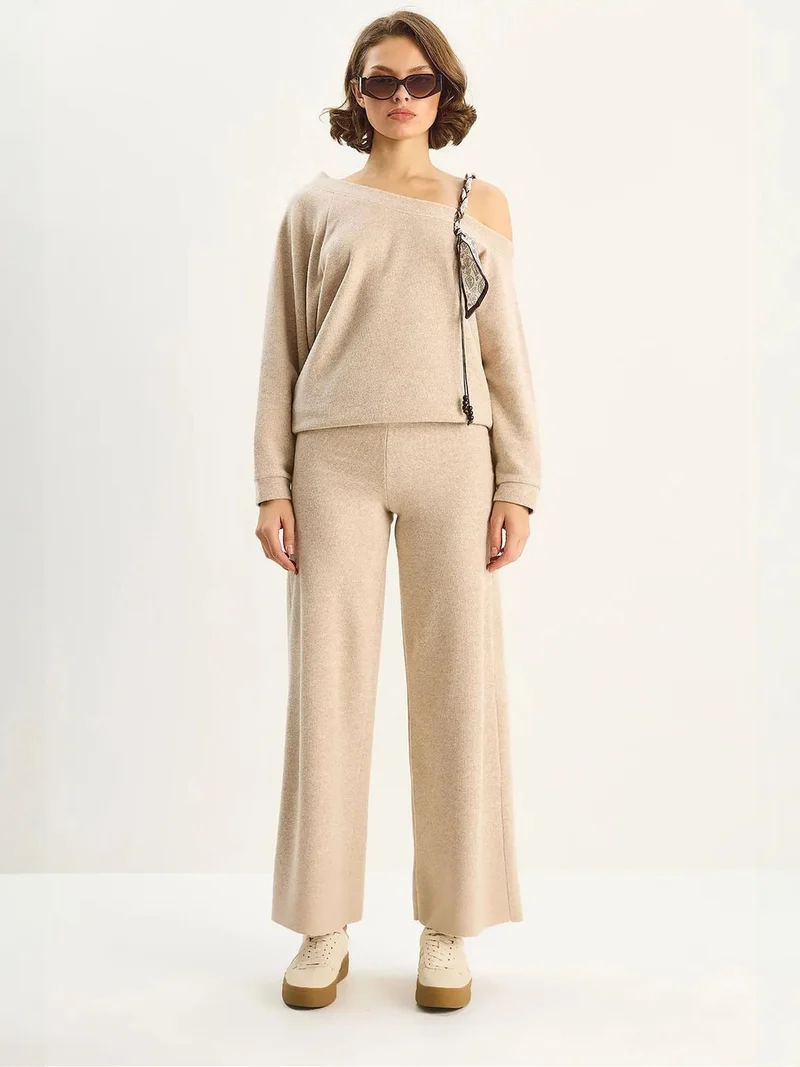 LUCCI Knitwear Accesiory Detailed Two-Piece Set