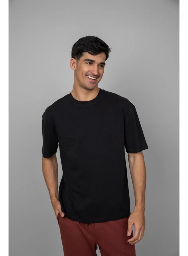 نسيسيرا Black Men's Oversized Tee