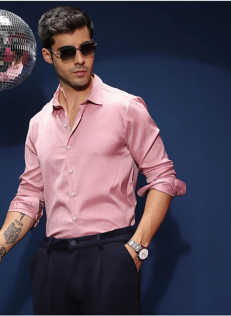 كامبوس سوترا Men's Rose Pink Brushed-Tactile Shirt For Casual Wear | Spread Collar | Long Cuffed Sleeves | Button Closure | Shirt Shirt Crafted With Comfort Fit For Everyday Wear