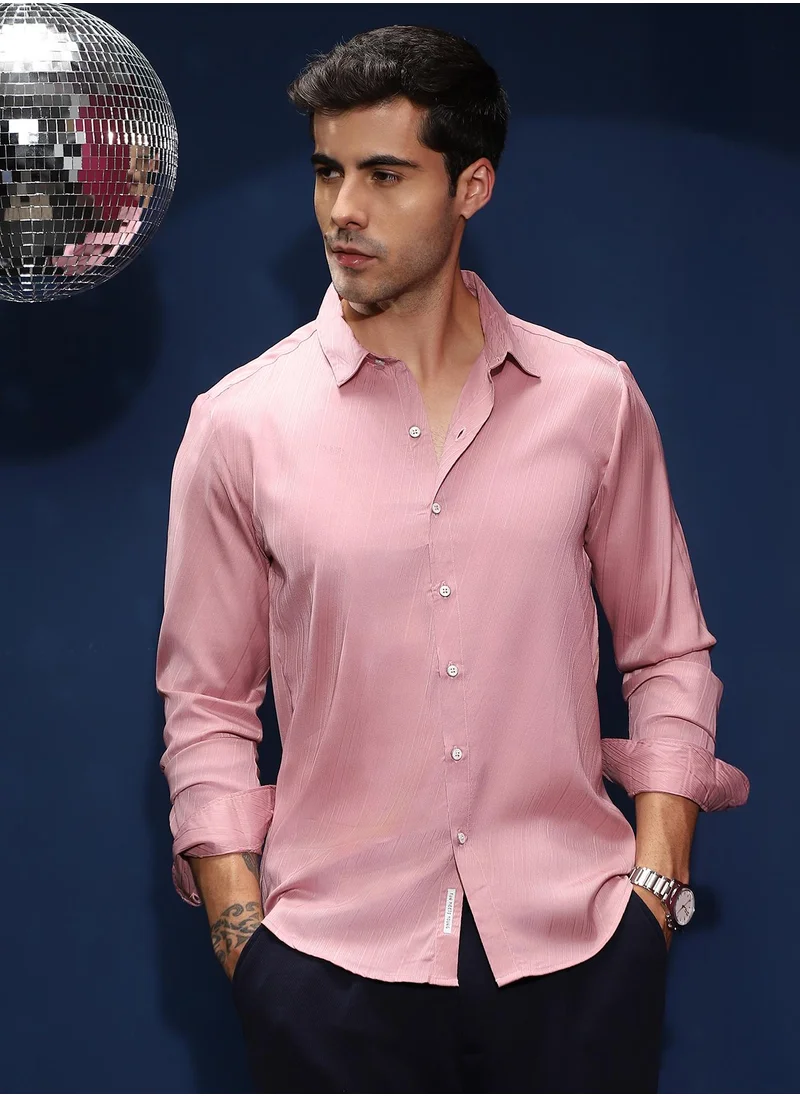 كامبوس سوترا Men's Rose Pink Brushed-Tactile Shirt For Casual Wear | Spread Collar | Long Cuffed Sleeves | Button Closure | Shirt Shirt Crafted With Comfort Fit For Everyday Wear