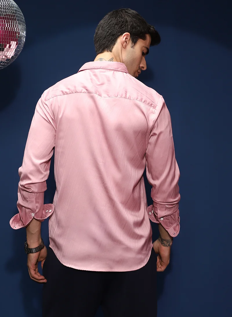Campus Sutra Men's Rose Pink Brushed-Tactile Shirt For Casual Wear | Spread Collar | Long Cuffed Sleeves | Button Closure | Shirt Shirt Crafted With Comfort Fit For Everyday Wear