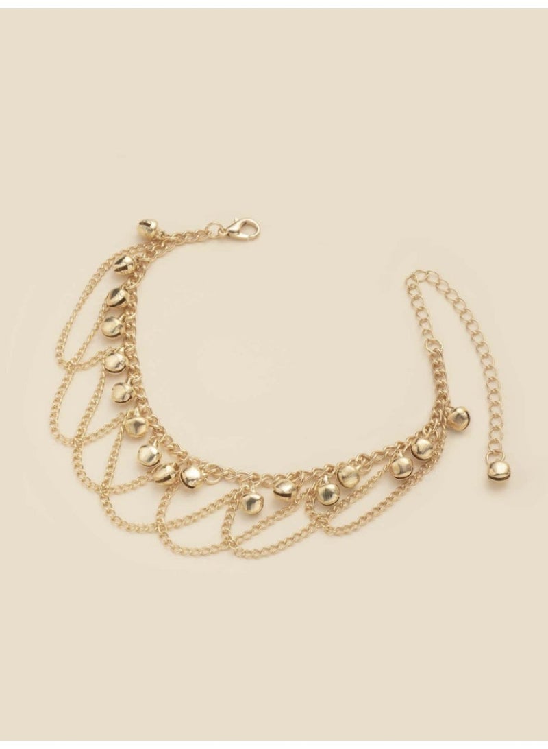 ڤيا خلخال أنيق مزوّد بتعليقة جرس خفيفة تضيف لمسة مرِحة وأنثوية للكاحل. - Image 3