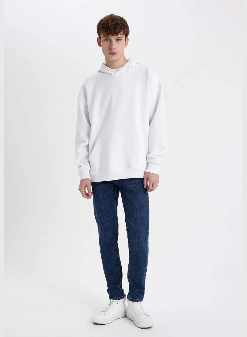 ديفاكتو Man Oversize Fit Hooded Long Sleeve Knitted Sweatshirt