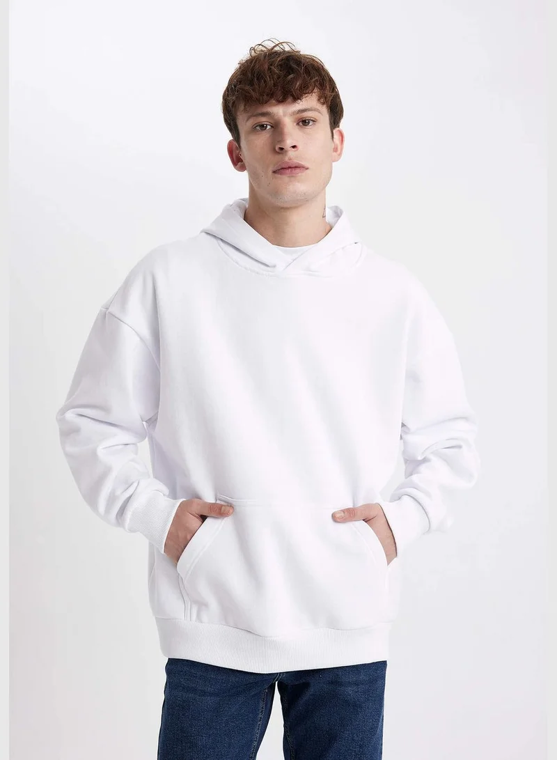 ديفاكتو Man Oversize Fit Hooded Long Sleeve Knitted Sweatshirt