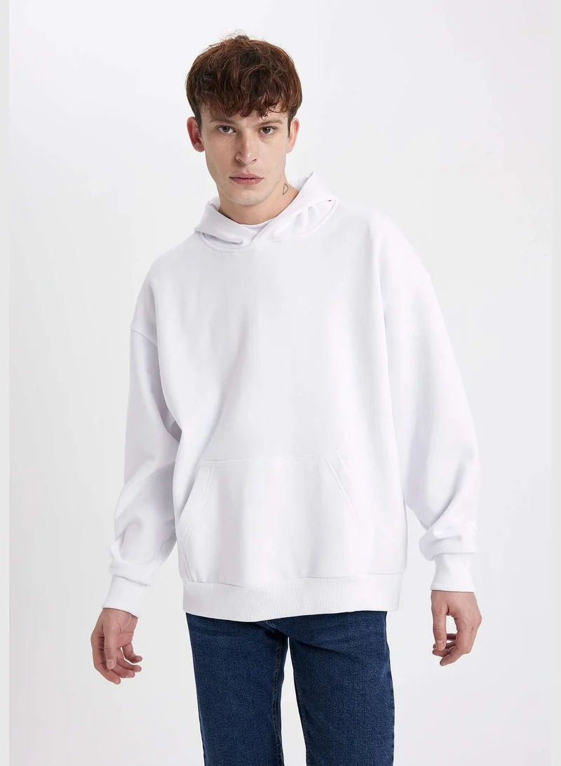 ديفاكتو Man Oversize Fit Hooded Long Sleeve Knitted Sweatshirt