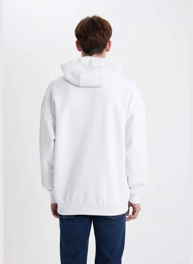 ديفاكتو Man Oversize Fit Hooded Long Sleeve Knitted Sweatshirt