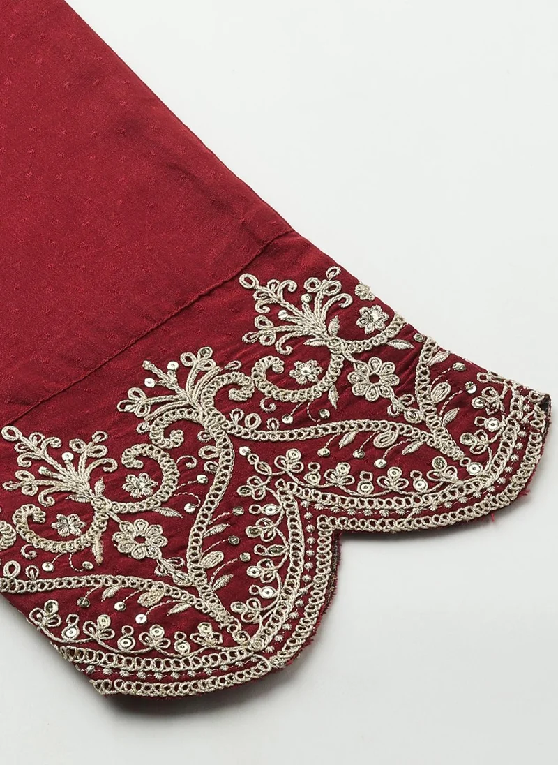 جلو باص جلوبس طقم نسائي مطرز كورتا وبنطلون مع دوباتا شيفون شراشيب