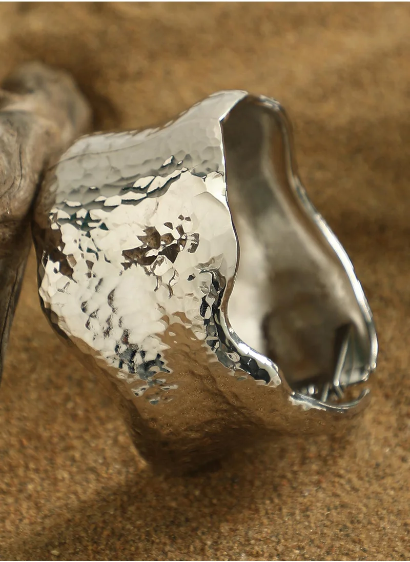 سوهي Women's The Dented-Lourde Bangle Bracelet