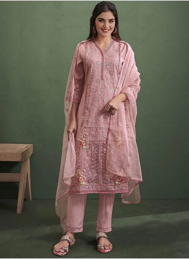 آي شين PEACH Kurta Set Straight Fit 3/4 Sleeve Sleeve made from Rayon featuring Self Design design and Round Neck neckline - Perfect for Ethinic!