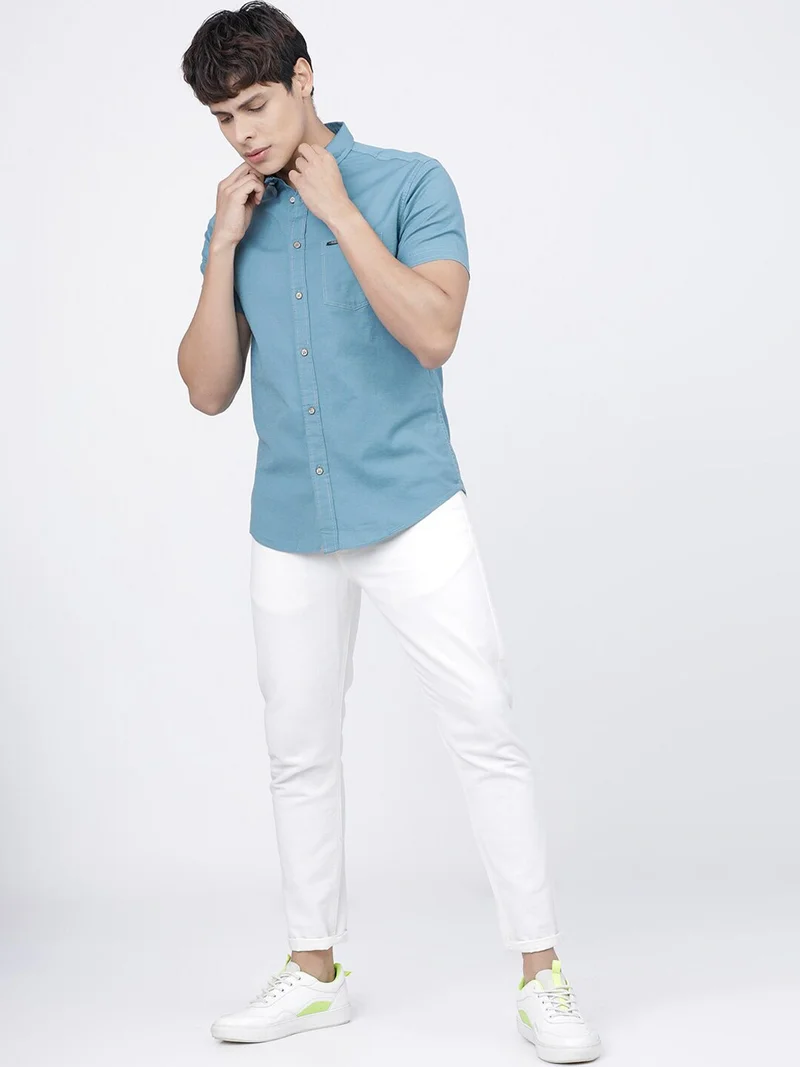 The Indian Garage Co Men Slim Fit Solid Half Sleeves Cutaway Collar Casual Shirt