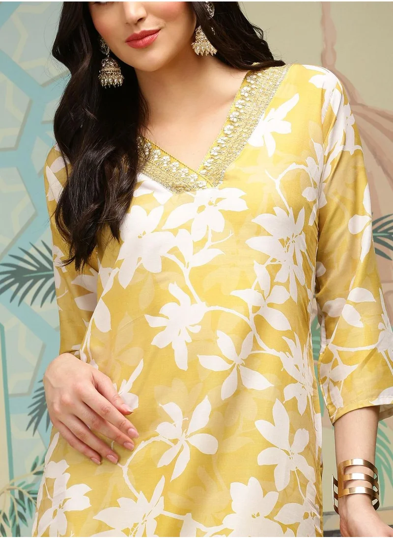 آي شين Mustard Kurta Set Straight Fit 3/4 Sleeve Sleeve made from Roman silk featuring Self Design design and Round Neck neckline - Perfect for Ethinic!