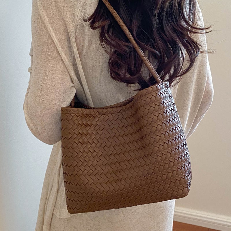 Retro Woven Bucket Bag - Image 1