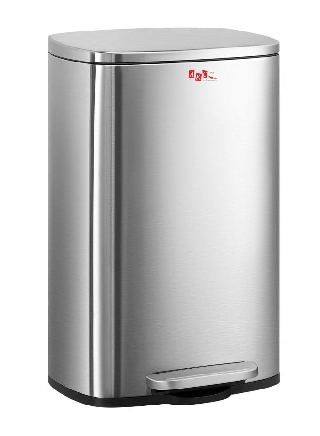 AKC سلة مهملات بدواسة – 13 جالون / 50 لتر من الفولاذ المقاوم للصدأ | غطاء يغلق برفق، دواسة قدم، دلو بلاستيكي داخلي، تشطيب مقاوم للبقع - Image 1