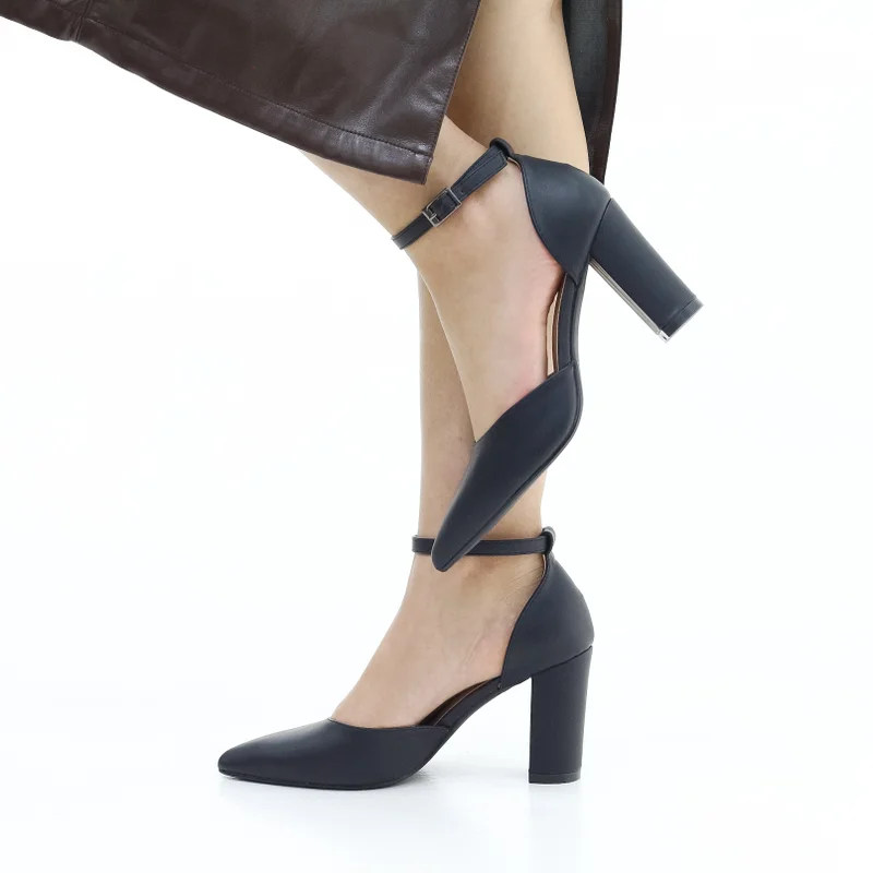 لاماراباريس MISSY BLACK HEEL