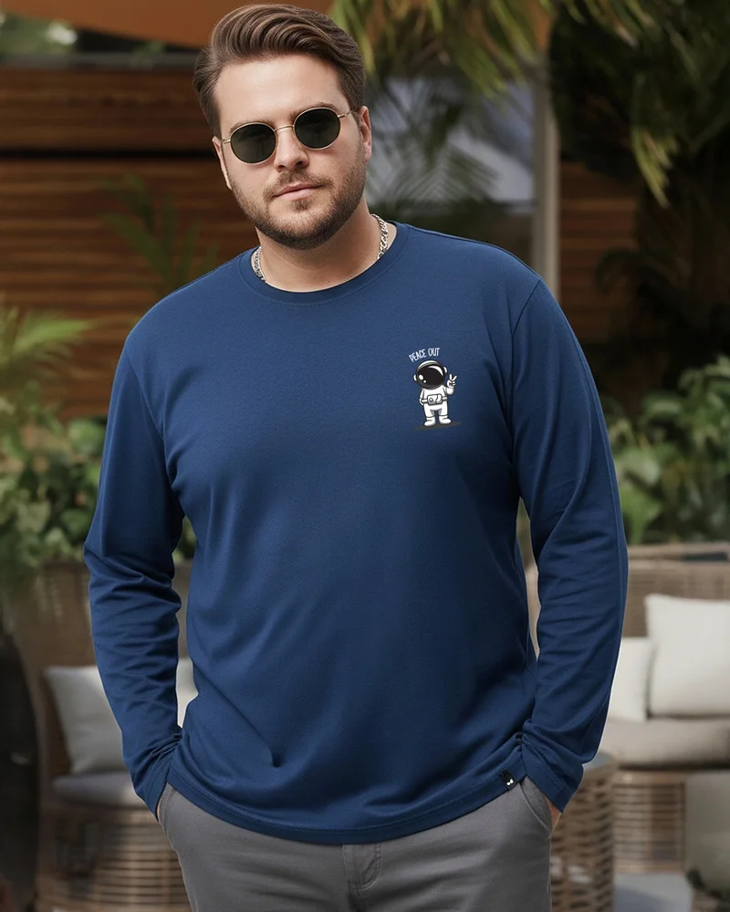 بيواكوف Men's Navy Blue Peace Out Astronaut Graphic Printed Plus Size T-shirt
