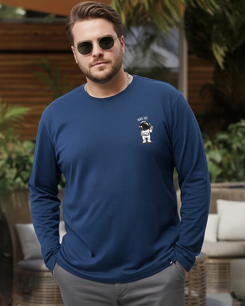 بيواكوف Men's Navy Blue Peace Out Astronaut Graphic Printed Plus Size T-shirt