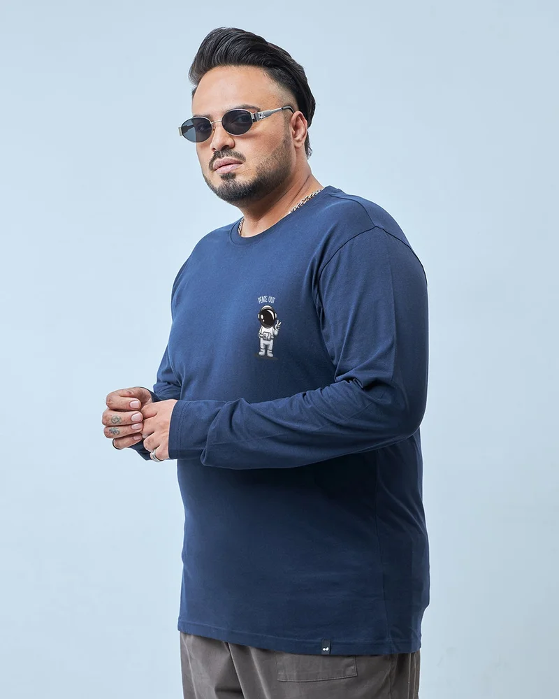 بيواكوف Men's Navy Blue Peace Out Astronaut Graphic Printed Plus Size T-shirt