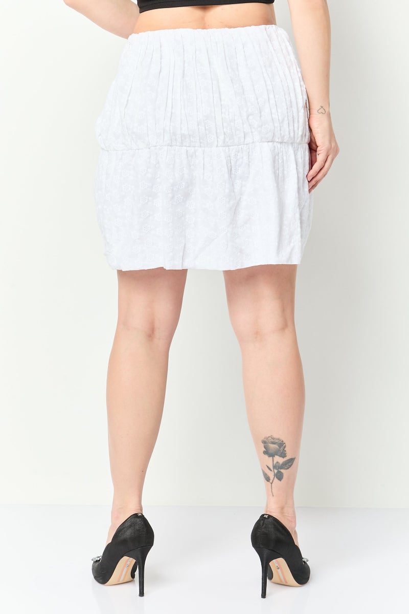 NA-KD تنورة قصيرة مزخرفة للنساء، بيضاء - Image 4