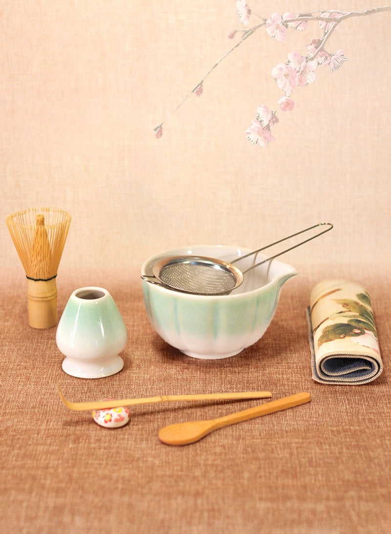 مجموعة ماتشا مكونة من 8 قطع، مجموعة خفاقة ماتشا خضراء - وعاء سيراميك متدرج الألوان مع فوهة، خفاقة وحامل من الخيزران، مغرفة من الخيزران، حامل مغرفة، ملعقة خشبية، منخل وحصيرة شاي - مجموعة ماتشا كاملة وهدية مثالية لمحبي الماتشا، مستوحاة من أزهار الكرز - Image 2
