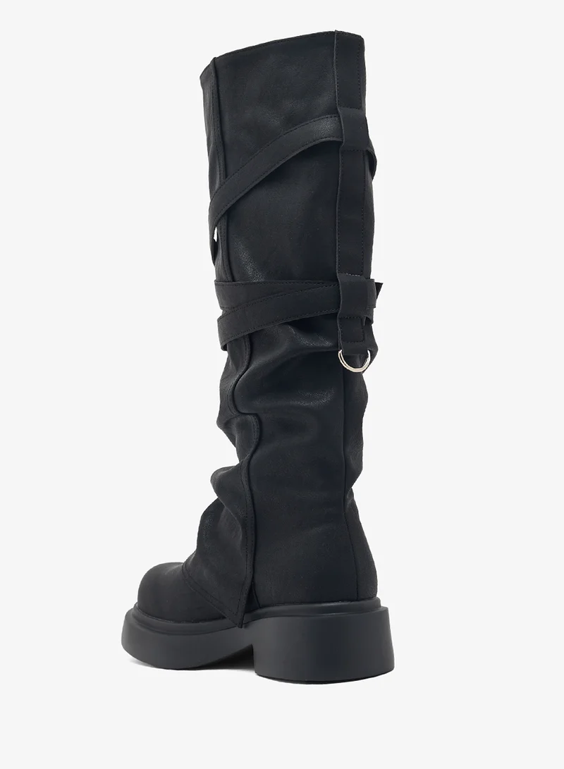 جينجر بوت برقبة تصل للركبة بكعب عريض