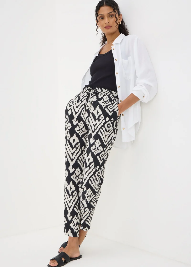 ماتلان Black Monochrome Printed Tapered Trousers