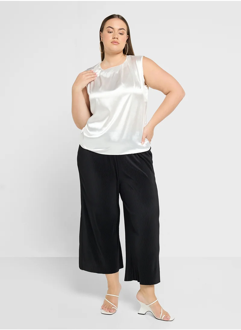 Ella Plus Sleevless Ruched Top