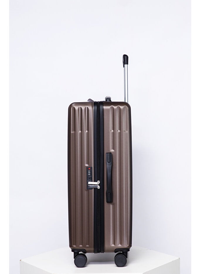 سبيس مجموعة حقائب سفر من 3 قطع، بجوانب صلبة وعجلات دوارة، وخفيفة الوزن من مادة ABS، مناسبة للسفر، 28/24/2020 - لون بني - Image 4