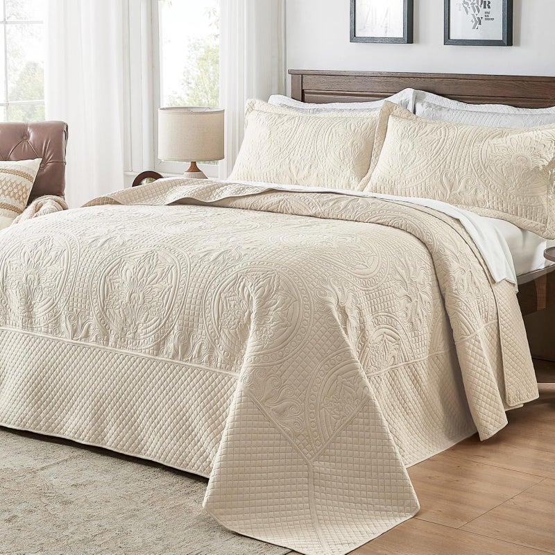 Qucover Oversized King Bedspread 132x 120 Extra Wide Alaska King Bedspread 3 Piece Soft Microfiber Lightweight Oversized King Quilts Set Vintage Persian Pattern with Pillow Shams Beige