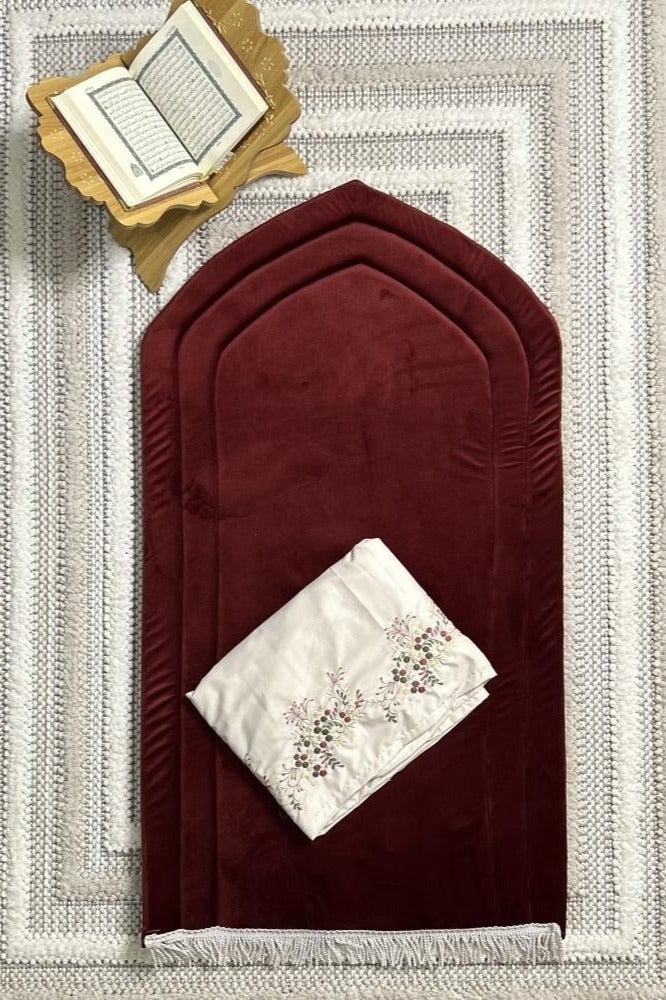 مجموعة هدايا رمضان طقم سجاده صلاه ساده -عودي