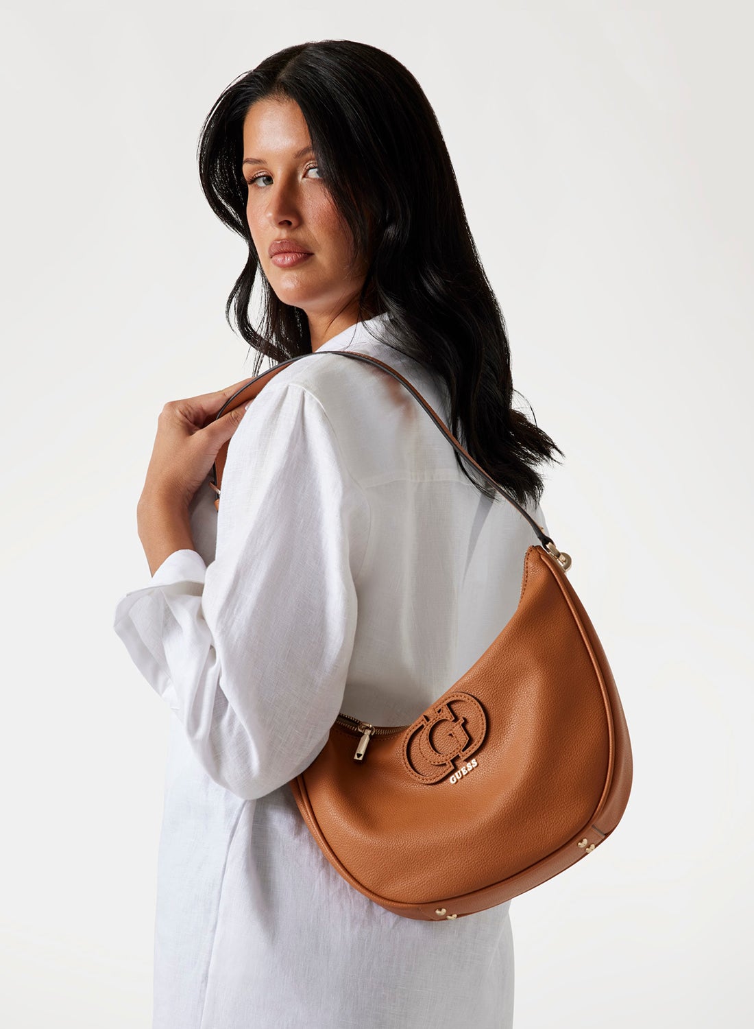 【ブラウン(COG)】GUESS ショルダーバッグ ホーボー (W)CALEBRA Hobo Shoulder Bag GUESS｜GUESS ショルダーバッグ ホーボー (W)CALEBRA Hobo Shoulder