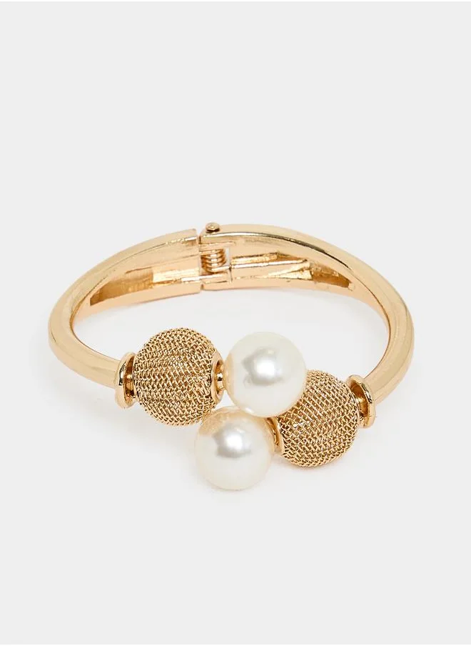 ستايلي Faux Pearl Ball Cuff Bracelet