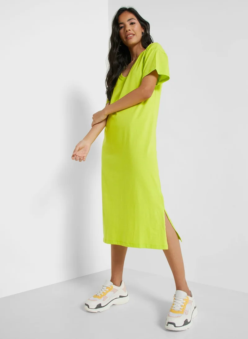 Ginger Basics Relaxed V-Neck Midi Dress