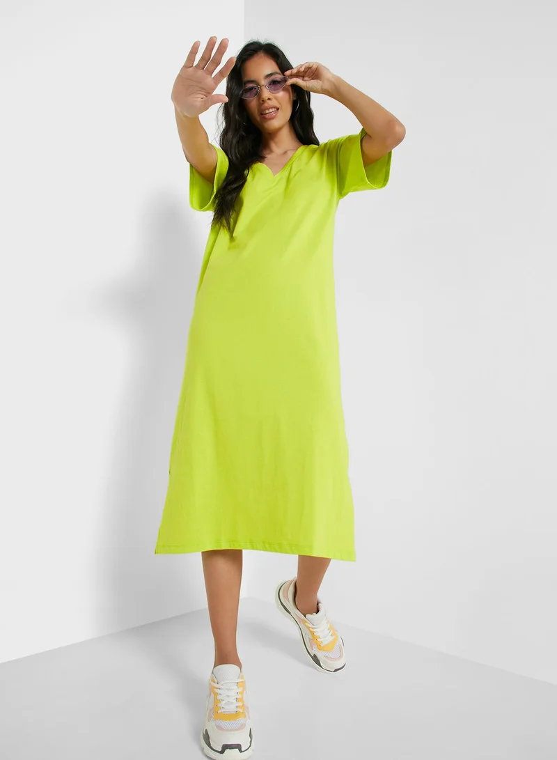 Ginger Basics Relaxed V-Neck Midi Dress