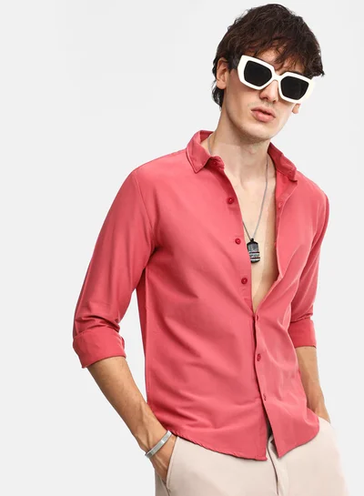 Campus Sutra Men's Coral Pink Solid Basic Shirt