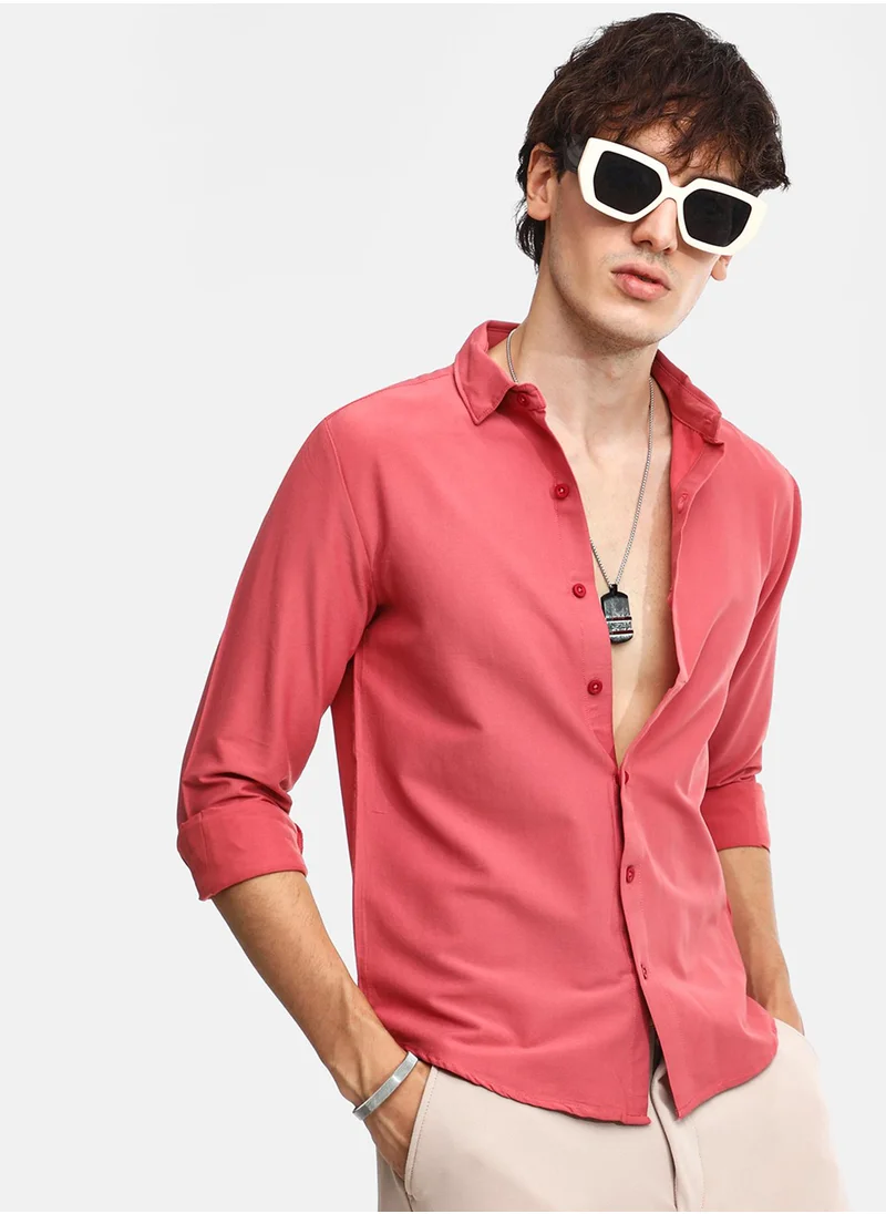 Campus Sutra Men's Coral Pink Solid Basic Shirt