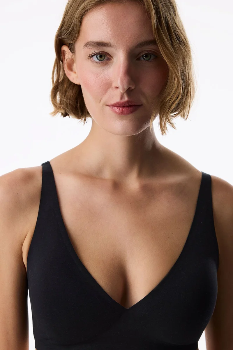 بنتي PENTI No-Show Hours Decollette Removable Padded Bra