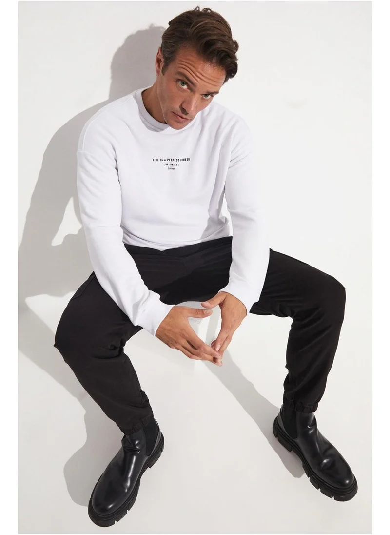 JUNE Essential Rew Neck Sweatshirt