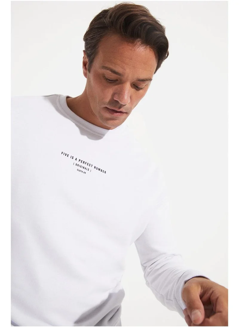 JUNE Essential Rew Neck Sweatshirt