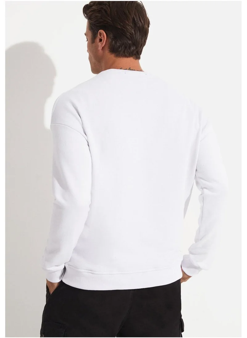 JUNE Essential Rew Neck Sweatshirt