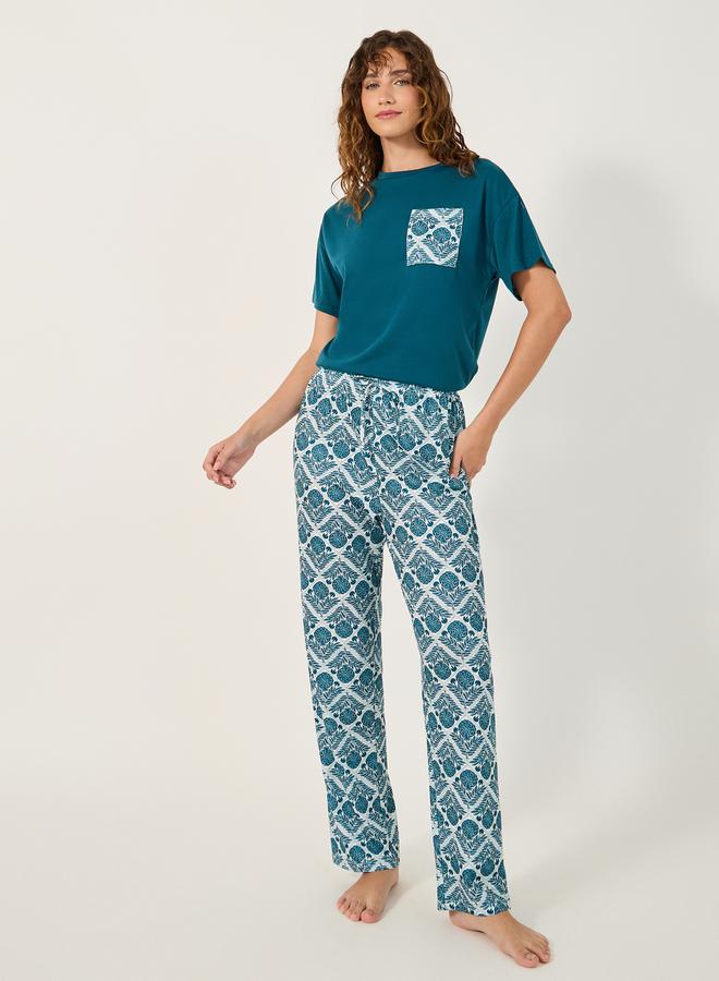 Styli Dropped Shoulder Print Pocket T-Shirt and Pyjama Pants Set - Image 2