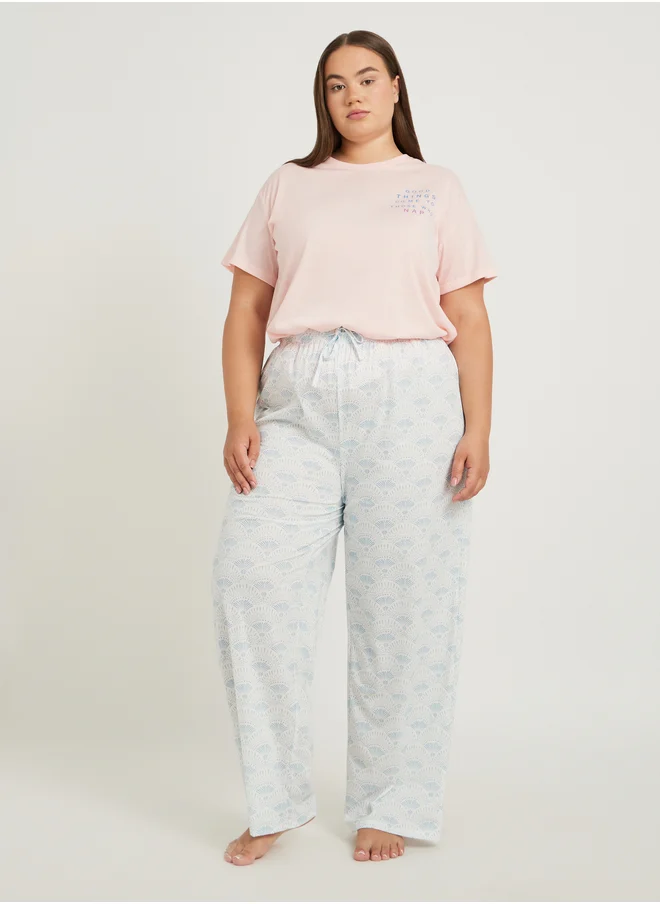 Styli Plus Size Slogan Print Ruffle Hem T-Shirt and Pyjama Set