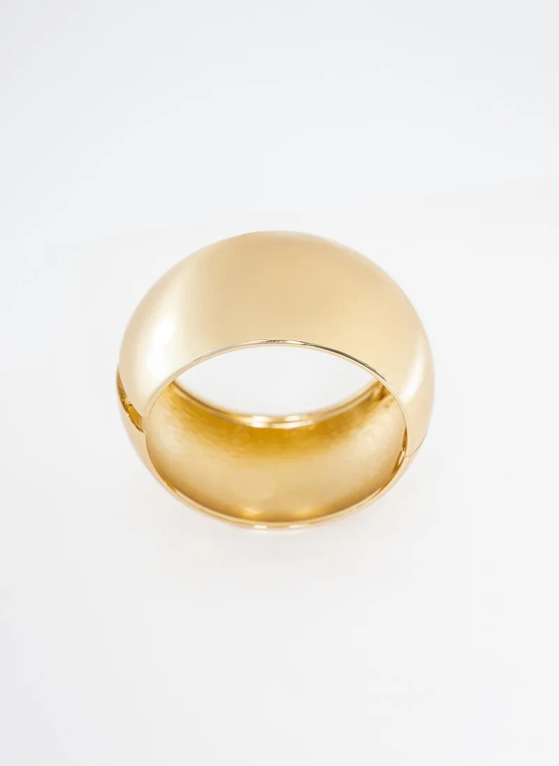 ليتشي سوار دائري عريض من المعدن الناعم