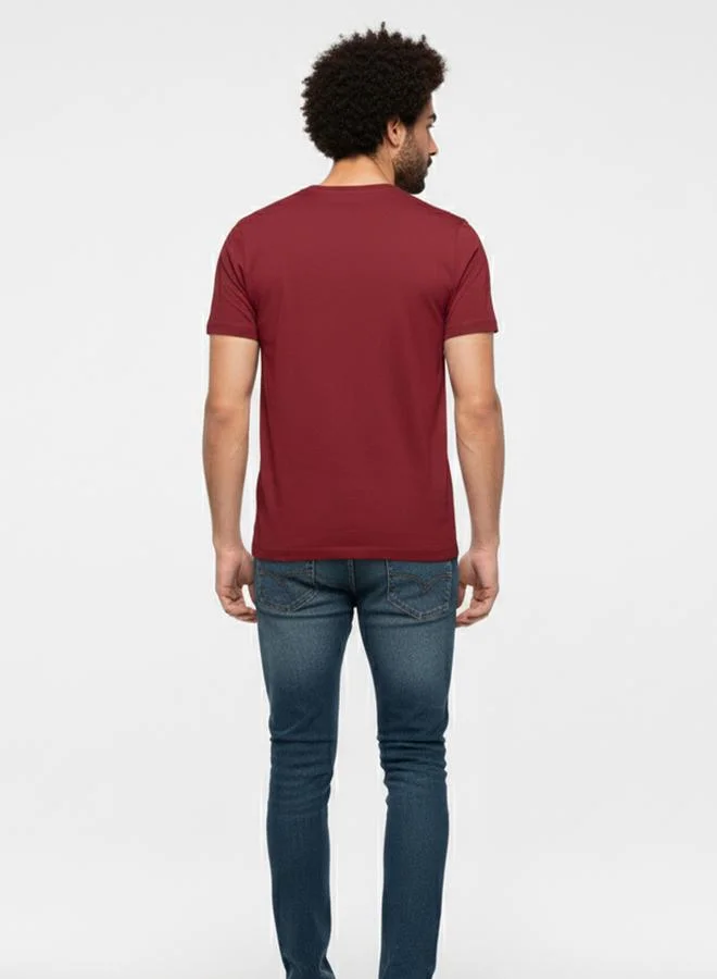 تايك تو تيشيرت بطبعة جرافيك مع أكمام قصيرة