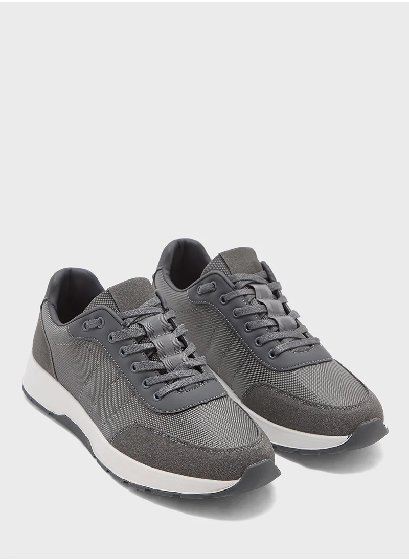 Robert Wood Casual Sneakers