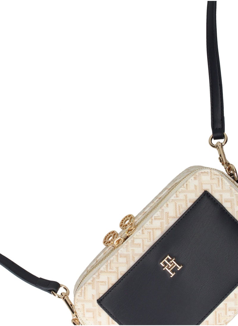 Tommy Hilfiger Plus Tommy Hilfiger monogram-print crossbody bag  - Image 3