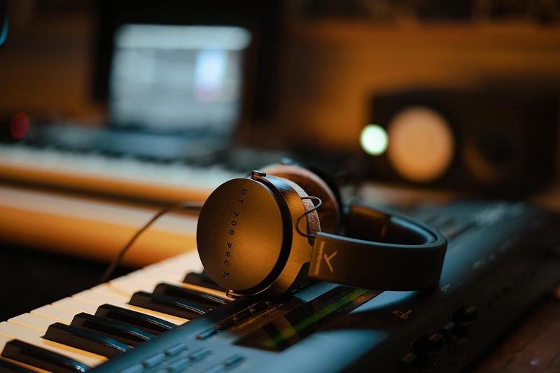 Beyer Dynamic Beyerdynamic DT 700 PRO X Closed Back Premium Studio Headphones - Wired, Black - Image 5