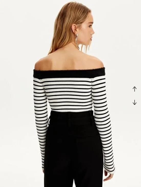 نوكتورن كنزة محبوكة بياقة قارب