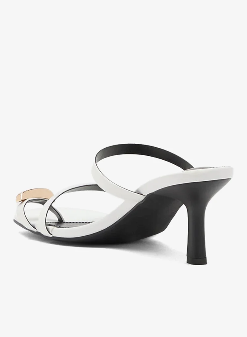 ايلا صندل موضة بكعب عالٍ