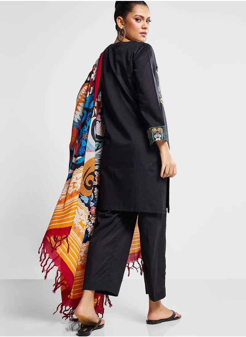 Nishat Linen Embroidered Kurti & Pants Set