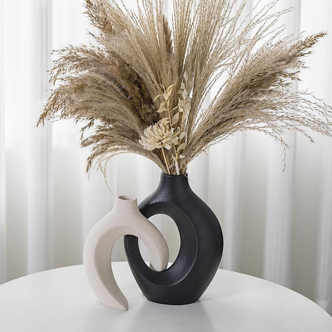 BLACK AND OFFWHITE VASES FOR DECOR HOLLOW CERAMIC VASE SET OF 2 NORDIC MINIMALIST AESTHETIC SNUGGLE VASES FOR TABLE CENTERPIECE DINING LIVING ROOM BOOK SHELF DECORATION W 63 X H 84